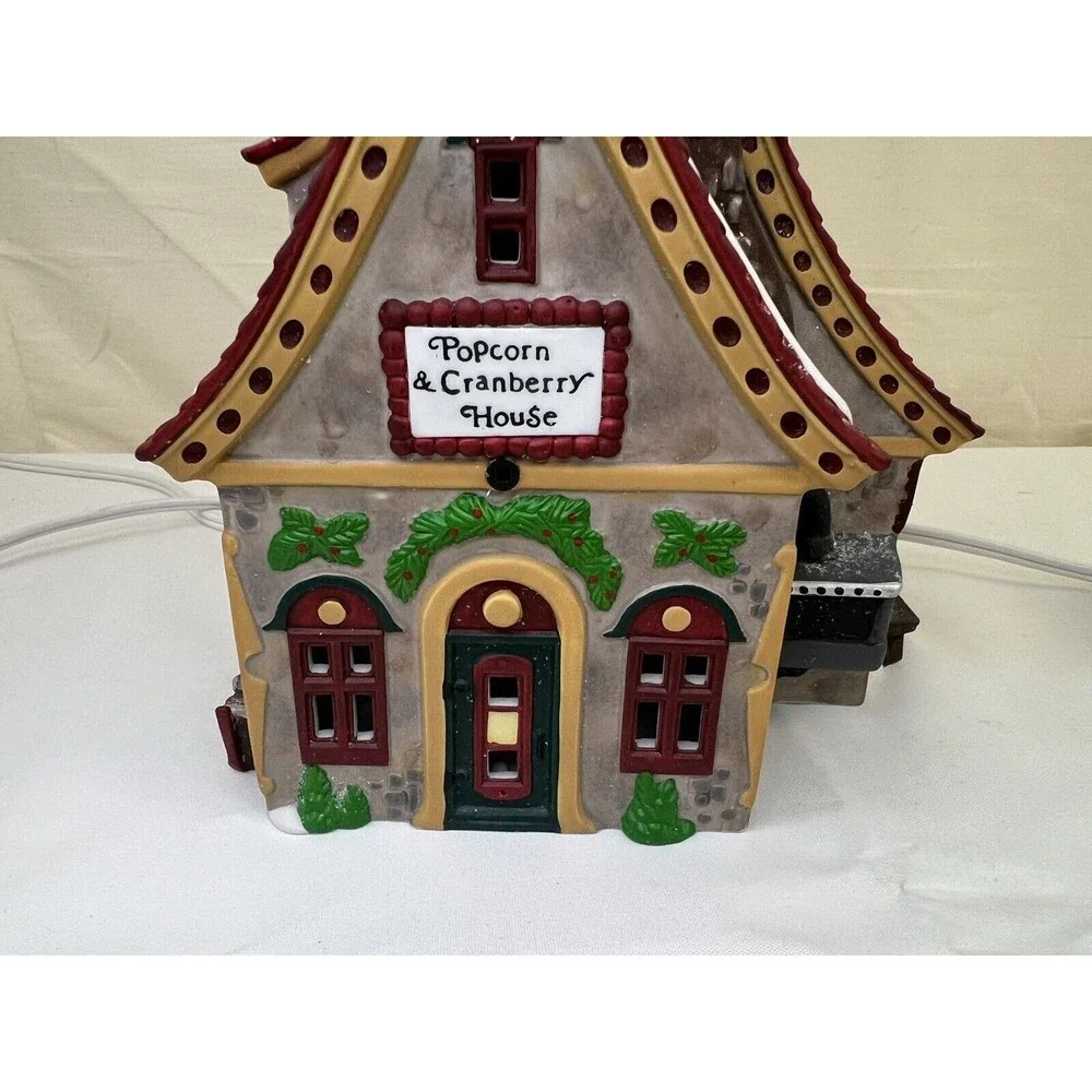 Vtg Dept 56 North Pole Series Popcorn and Cranberry House 56388 Xmas‎ Village